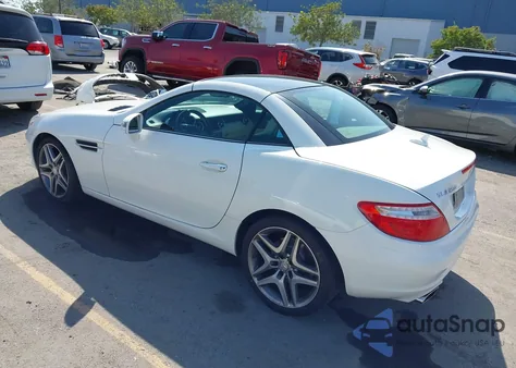 2014 Mercedes-Benz Slk 250 z USA, uszkodzony, nr VIN WDDPK4HA0EF087583